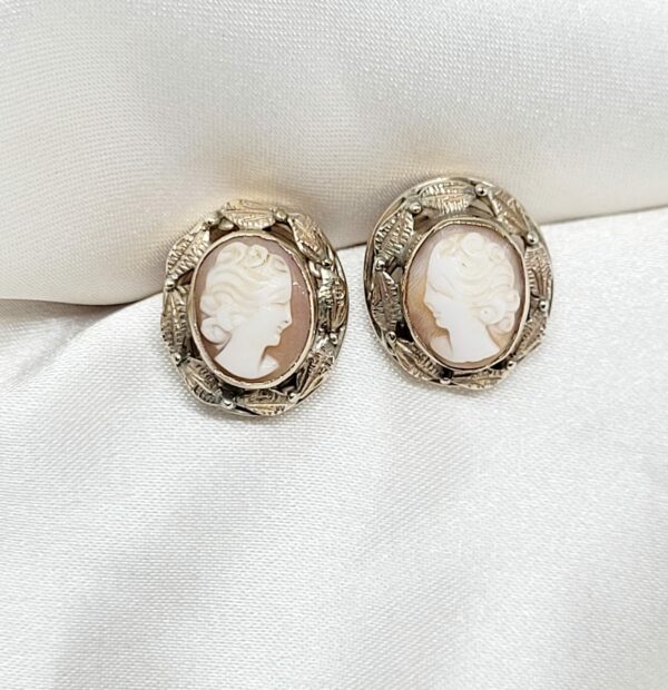 9K YELLOW GOLD CAMEO EARRINGS WITH LEAF DESIGN